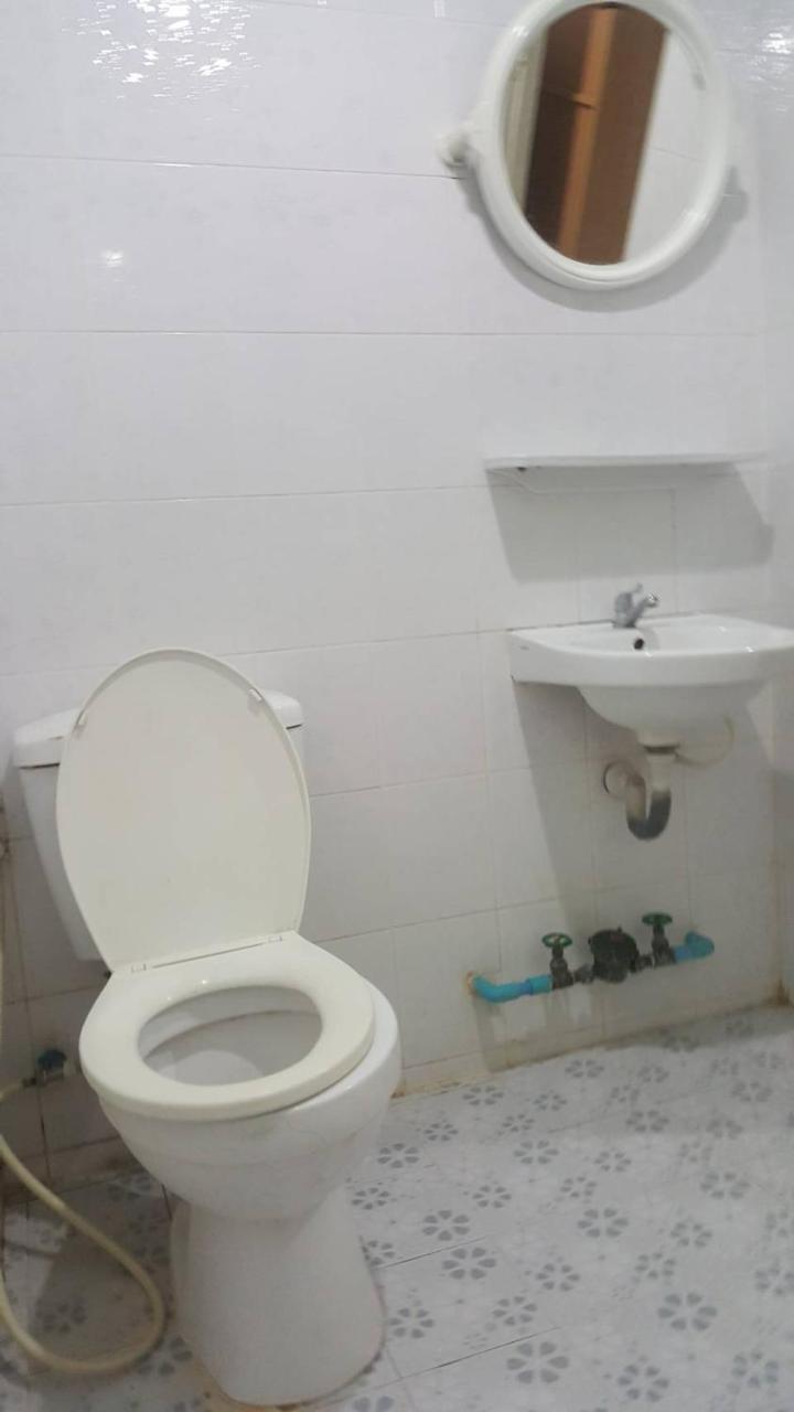 Js Mansion Hotel Bangkok Bagian luar foto